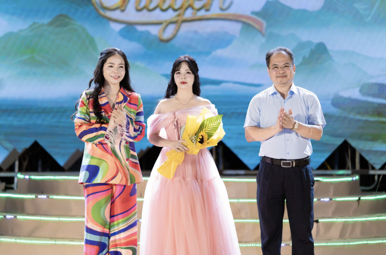 lao-cai-fashion-show-a-1781137274.png