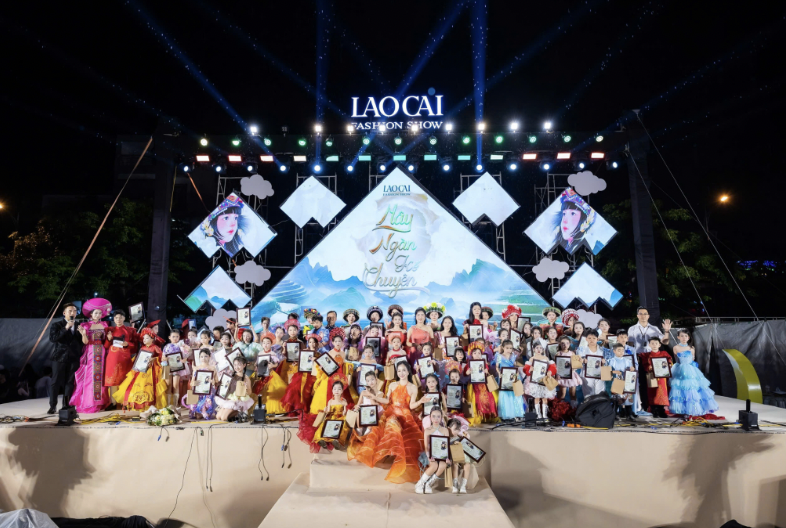 lao-cai-fashion-show-e-1781137275.png