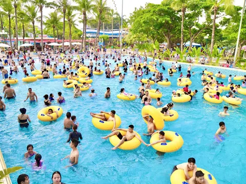 Trải nghiệm trọn vẹn mùa lễ hội tại Công viên Nước Hồ Tây