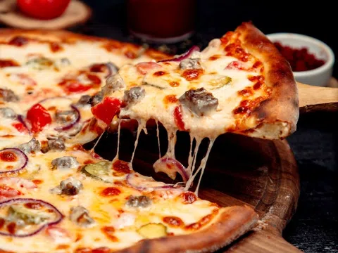 Nâng tầm hương vị của Pizza cùng phô mai bào sợi New Viet Dairy